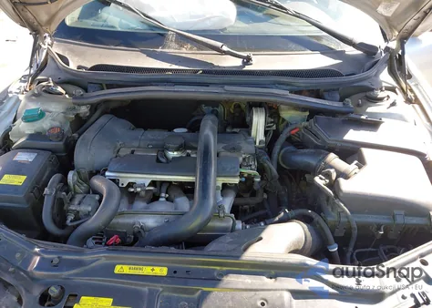 2002 Volvo V70 2.4T из США, поврежденный, VIN YV1SW58DX22236278